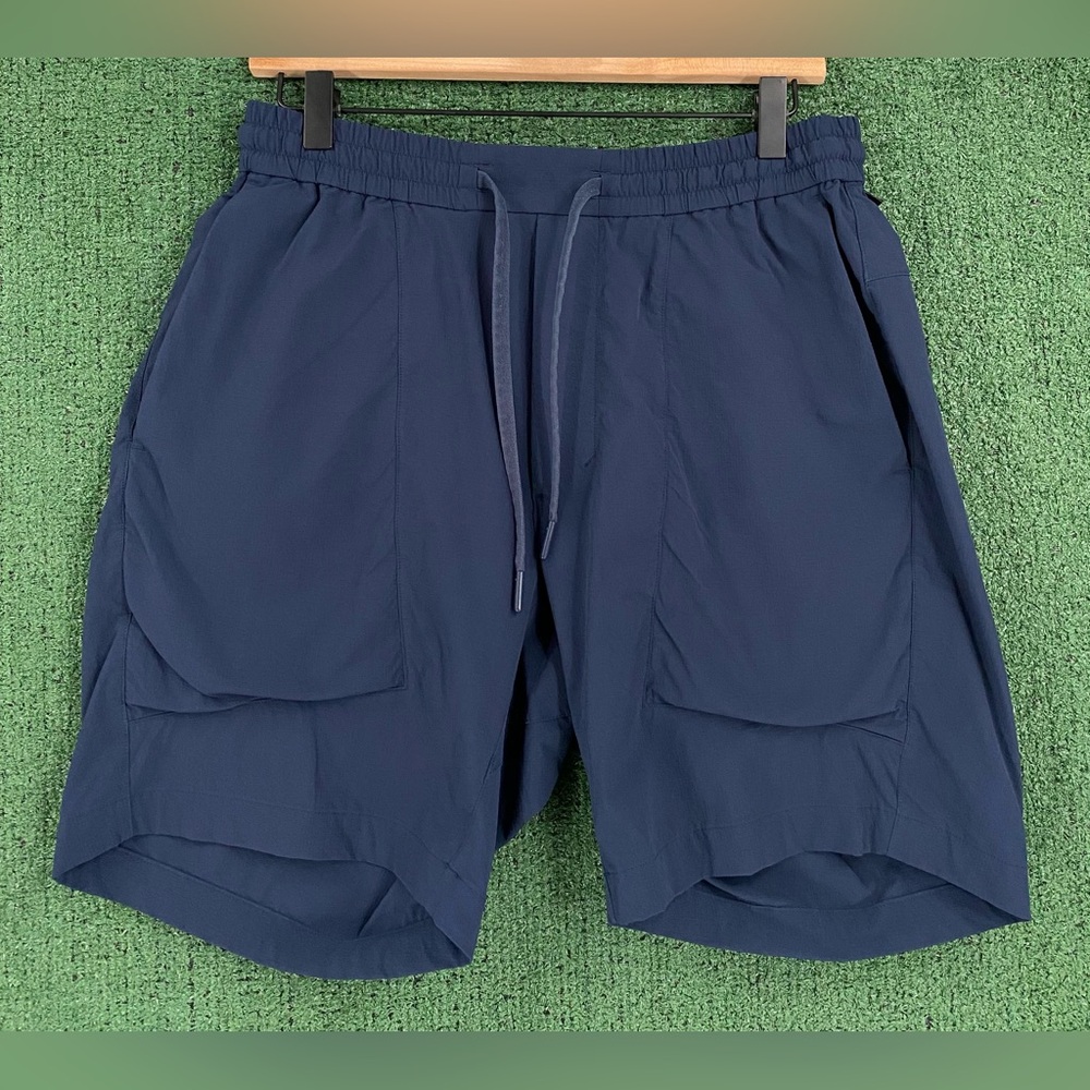 Lululemon Bowline Navy Blue Shorts Men’s Size Medium